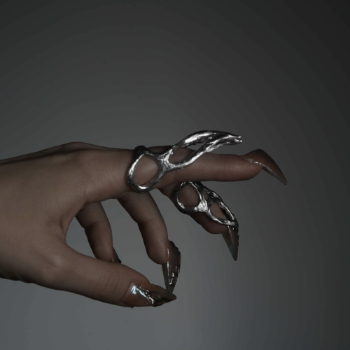 EFFUSED. nail cuff ADORE x Sfurato