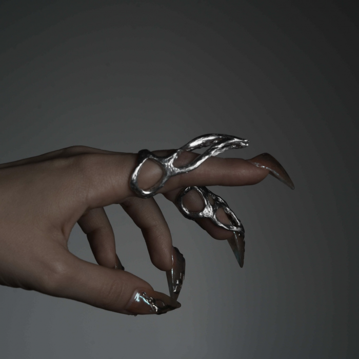 EFFUSED. nail cuff ADORE x Sfurato
