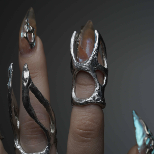 EFFUSED. nail cuff ADORE x Sfurato