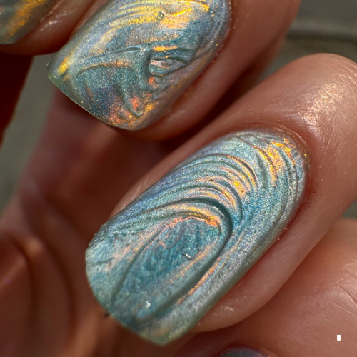 гель-лак “котяче око” Aura 