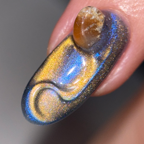 гель-лак “котяче око” Ugly 